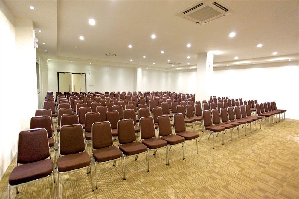 Arbor Biz Hotel Makassar Luaran gambar