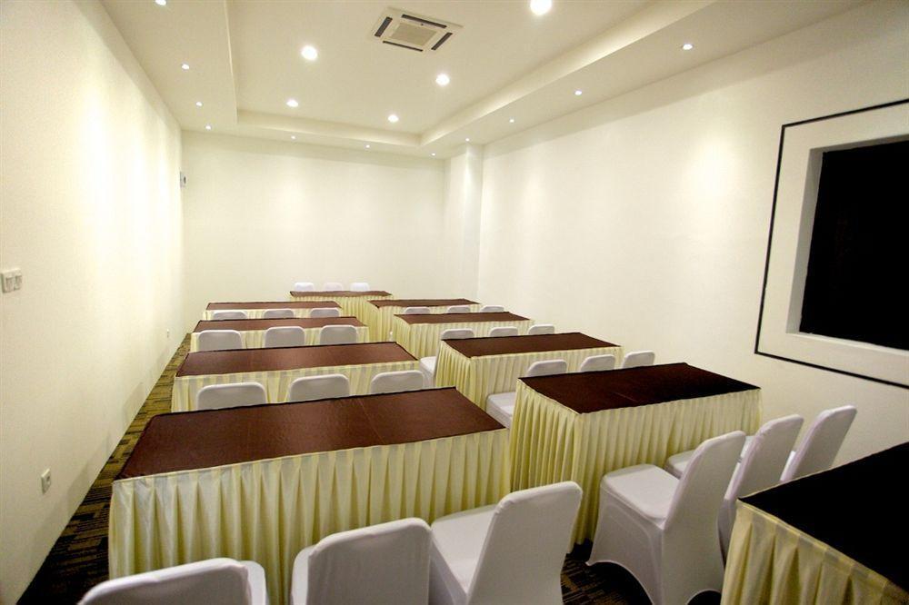 Arbor Biz Hotel Makassar Luaran gambar