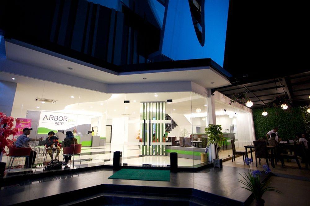 Arbor Biz Hotel Makassar Luaran gambar