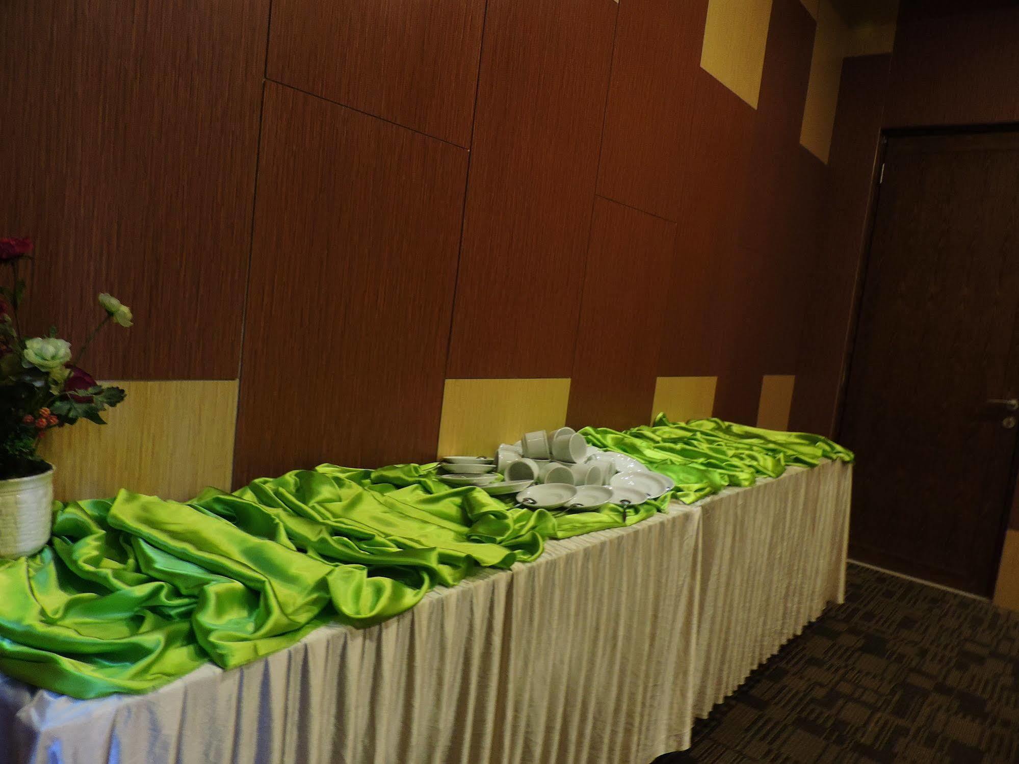 Arbor Biz Hotel Makassar Luaran gambar