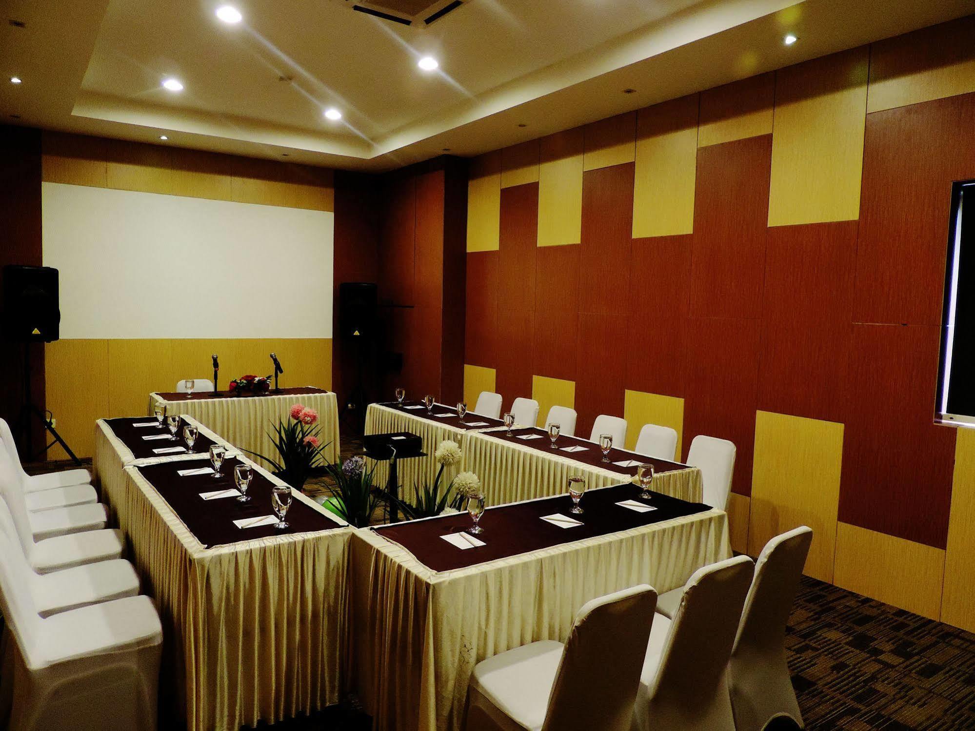 Arbor Biz Hotel Makassar Luaran gambar