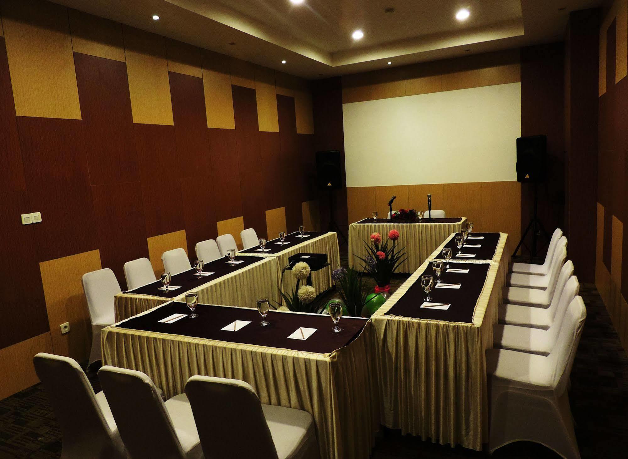 Arbor Biz Hotel Makassar Luaran gambar